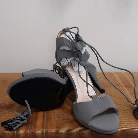 Criss Cross Strappy Open Toe Heel - Picture 2 of 3